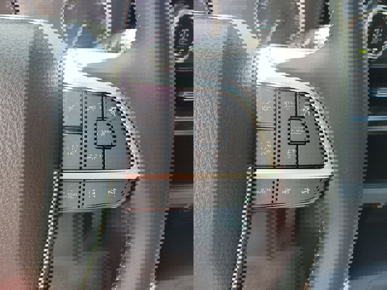 Used 2025 Toyota Highlander LE image 21