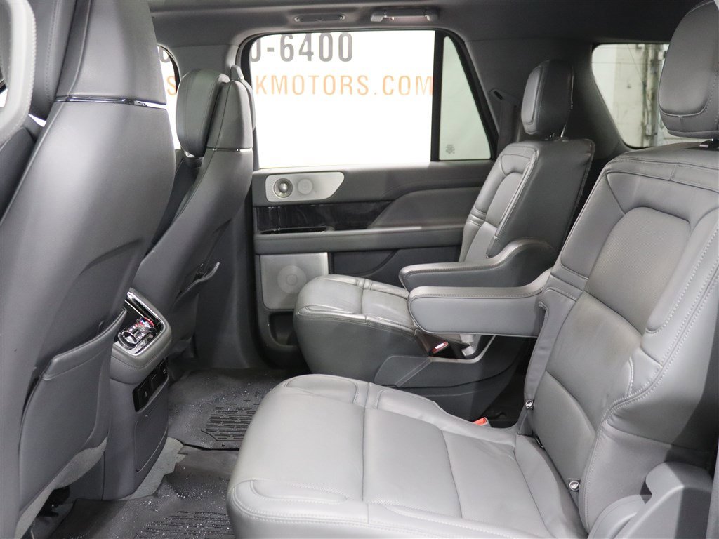 Used 2020 Lincoln Navigator L Reserve w/ Luxury Package image 12