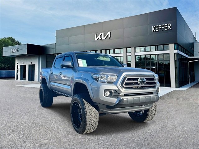 Used 2022 Toyota Tacoma TRD Sport image 2