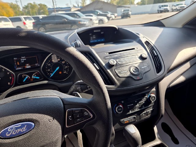 Used 2017 Ford Escape SE FWD image 17