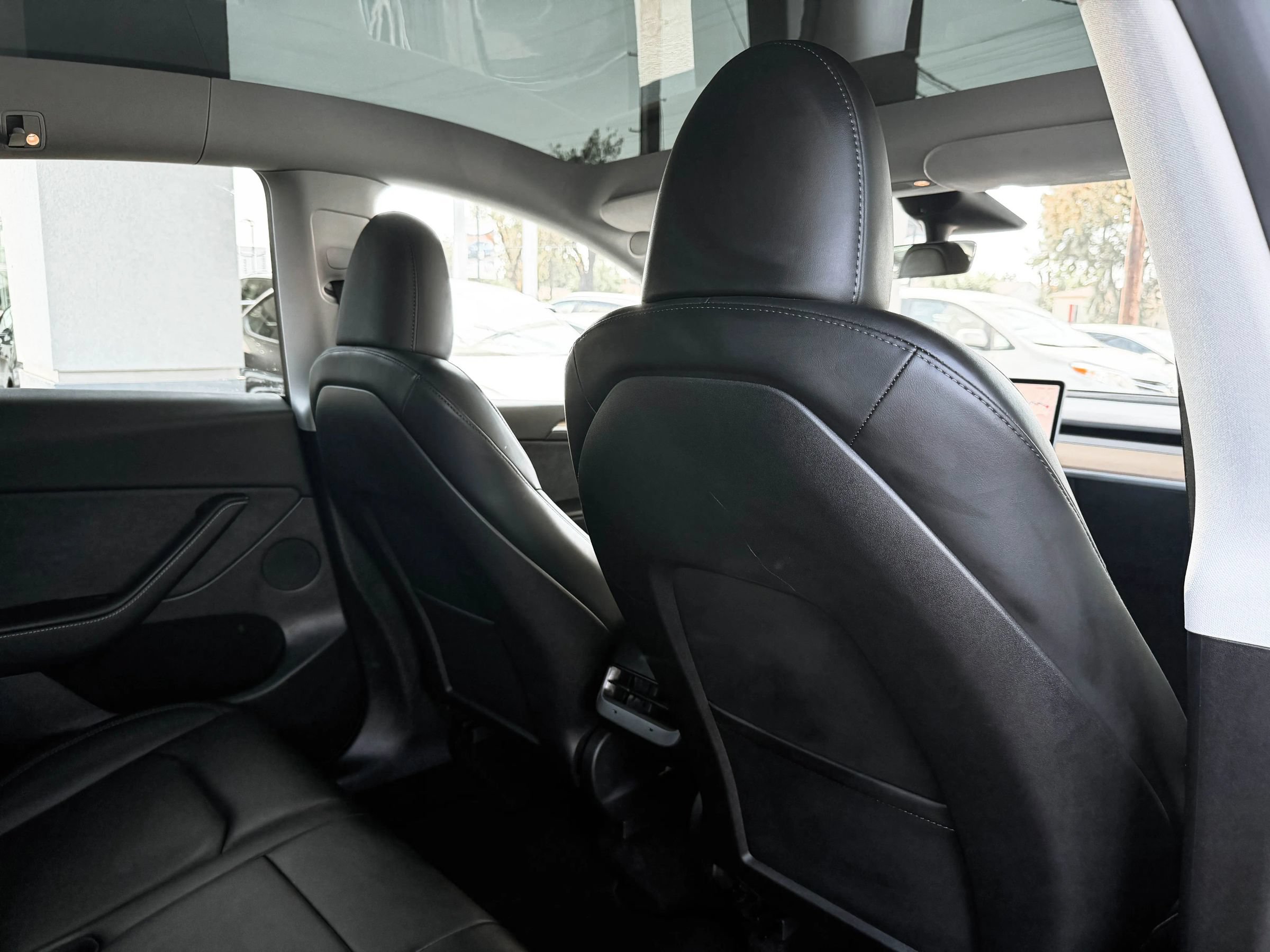 Used 2023 Tesla Model Y Long Range AWD/4WD image 28