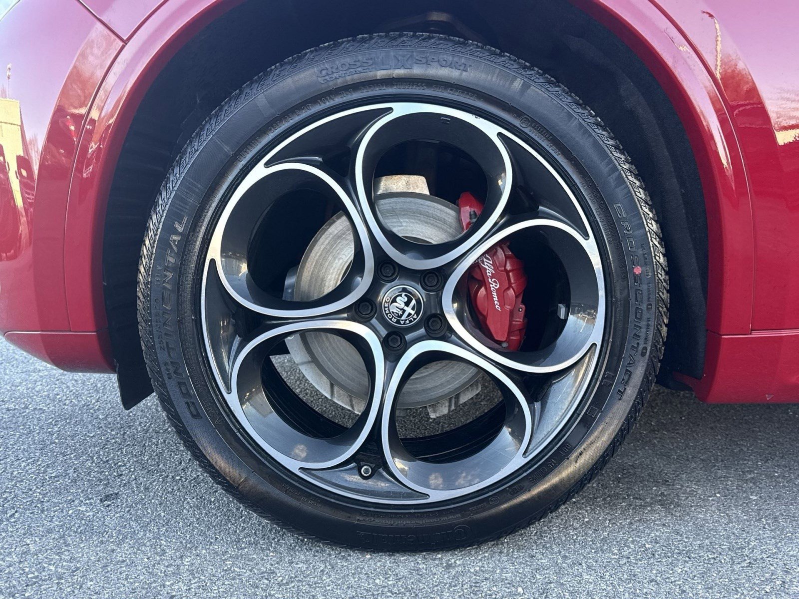 Used 2022 Alfa Romeo Stelvio Veloce image 12