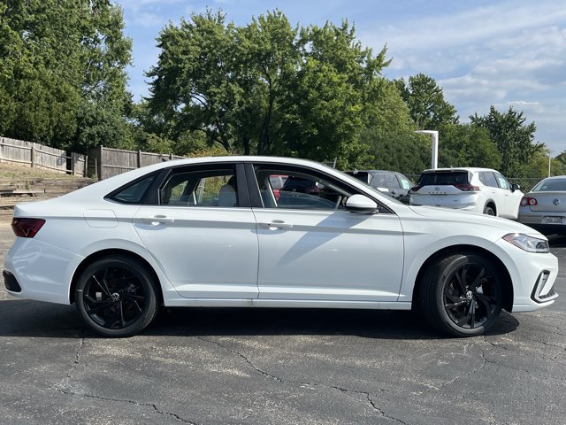 New 2026 Volkswagen Jetta SE FWD image 4