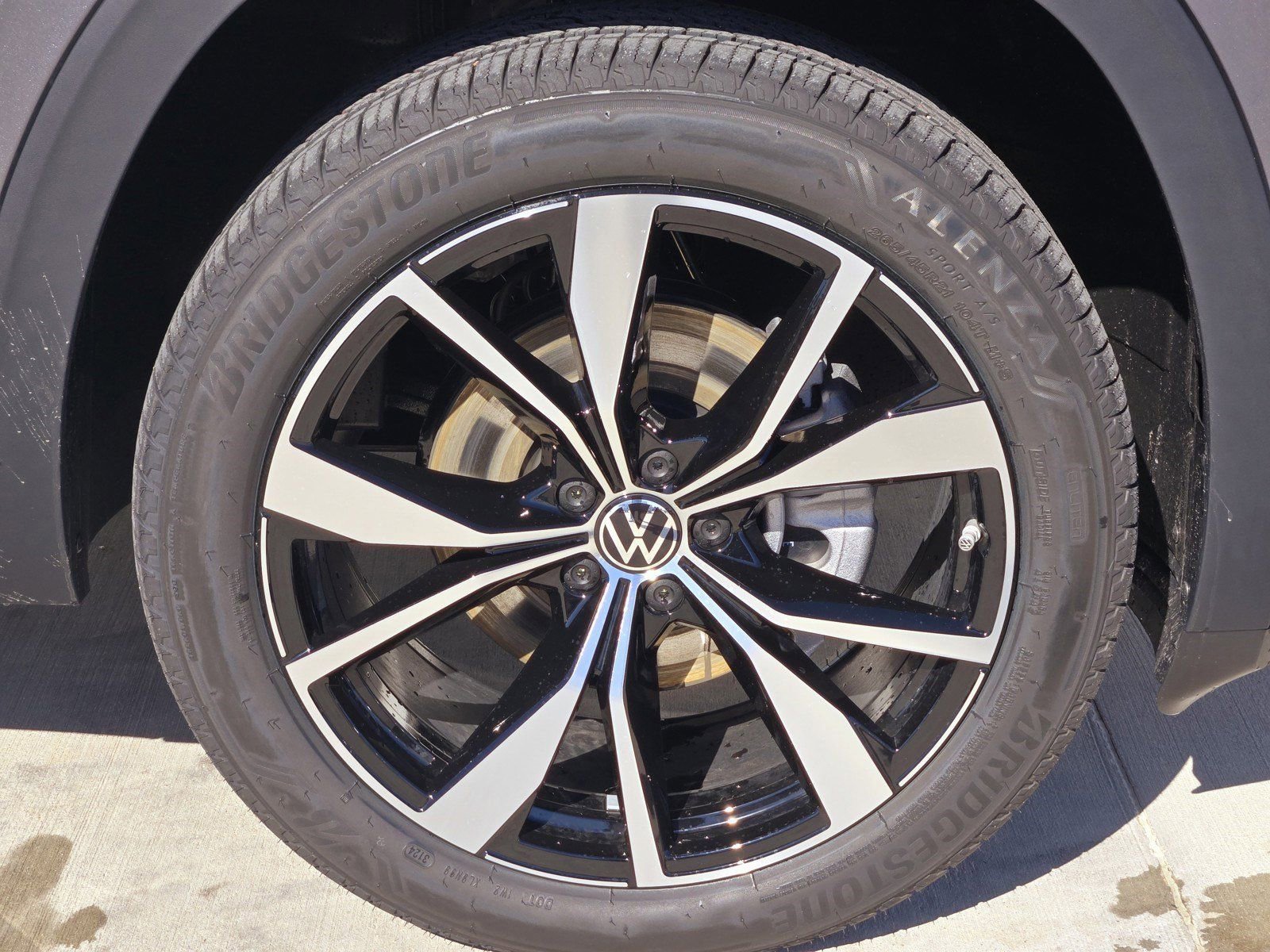 Used 2025 Volkswagen Atlas Cross Sport SEL Premium R-Line image 7