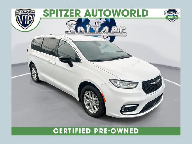Used 2025 Chrysler Pacifica Select FWD image 1