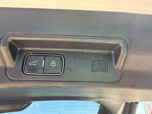 Used 2021 Ford Explorer XLT w/ Equipment Group 202A AWD/4WD image 14