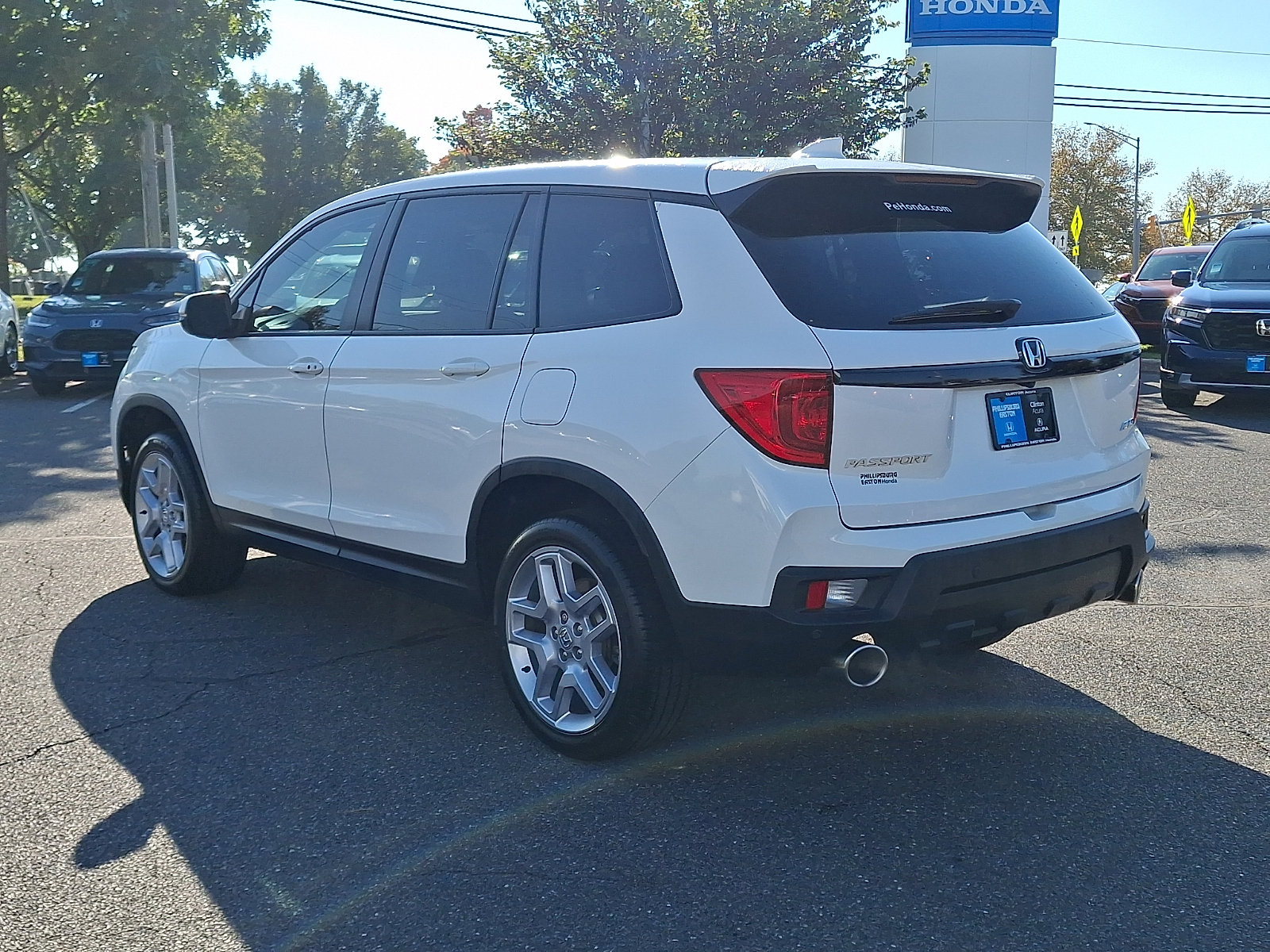 Used 2024 Honda Passport EX-L image 4