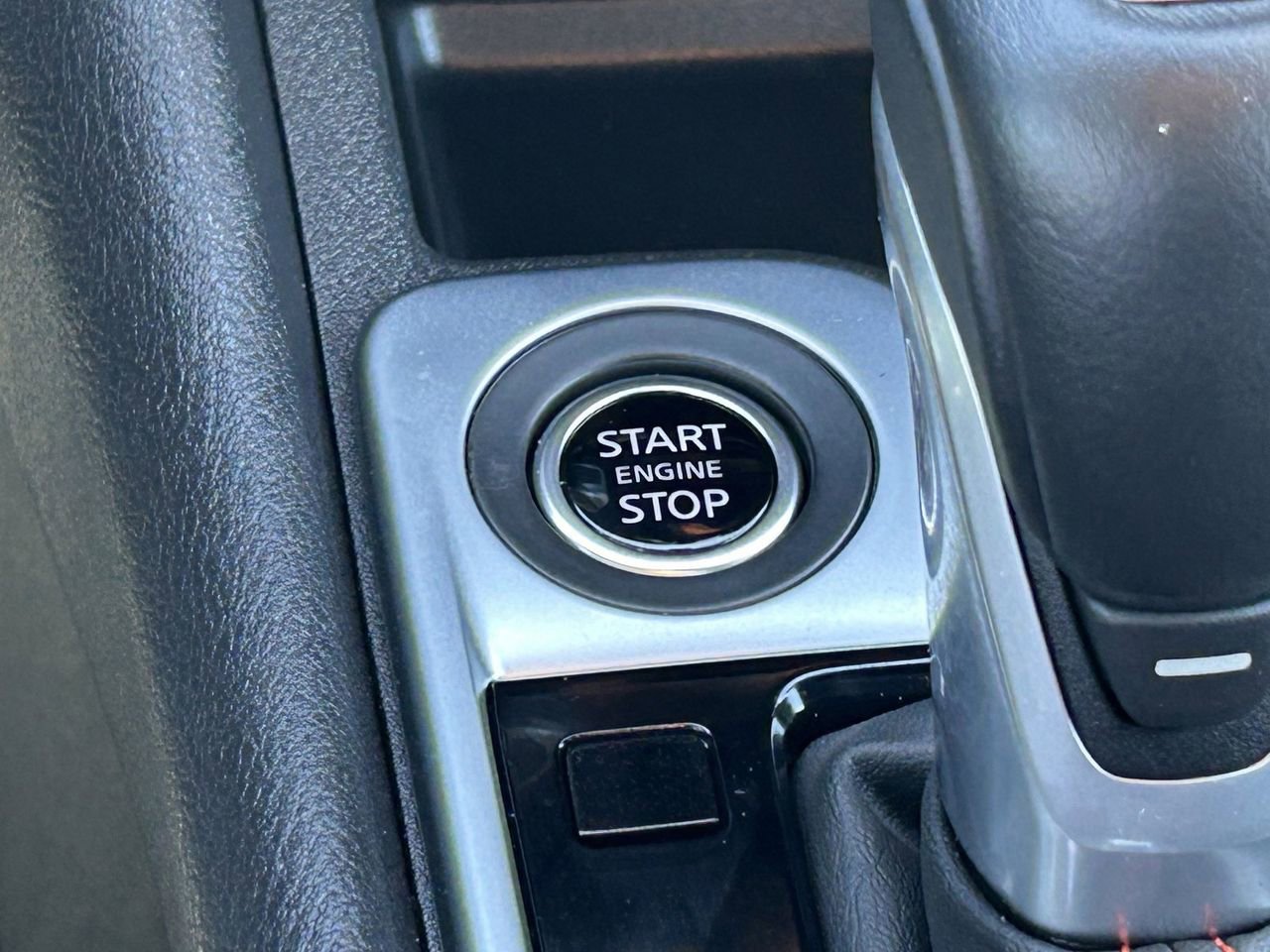 Certified 2025 Nissan Sentra SR image 23