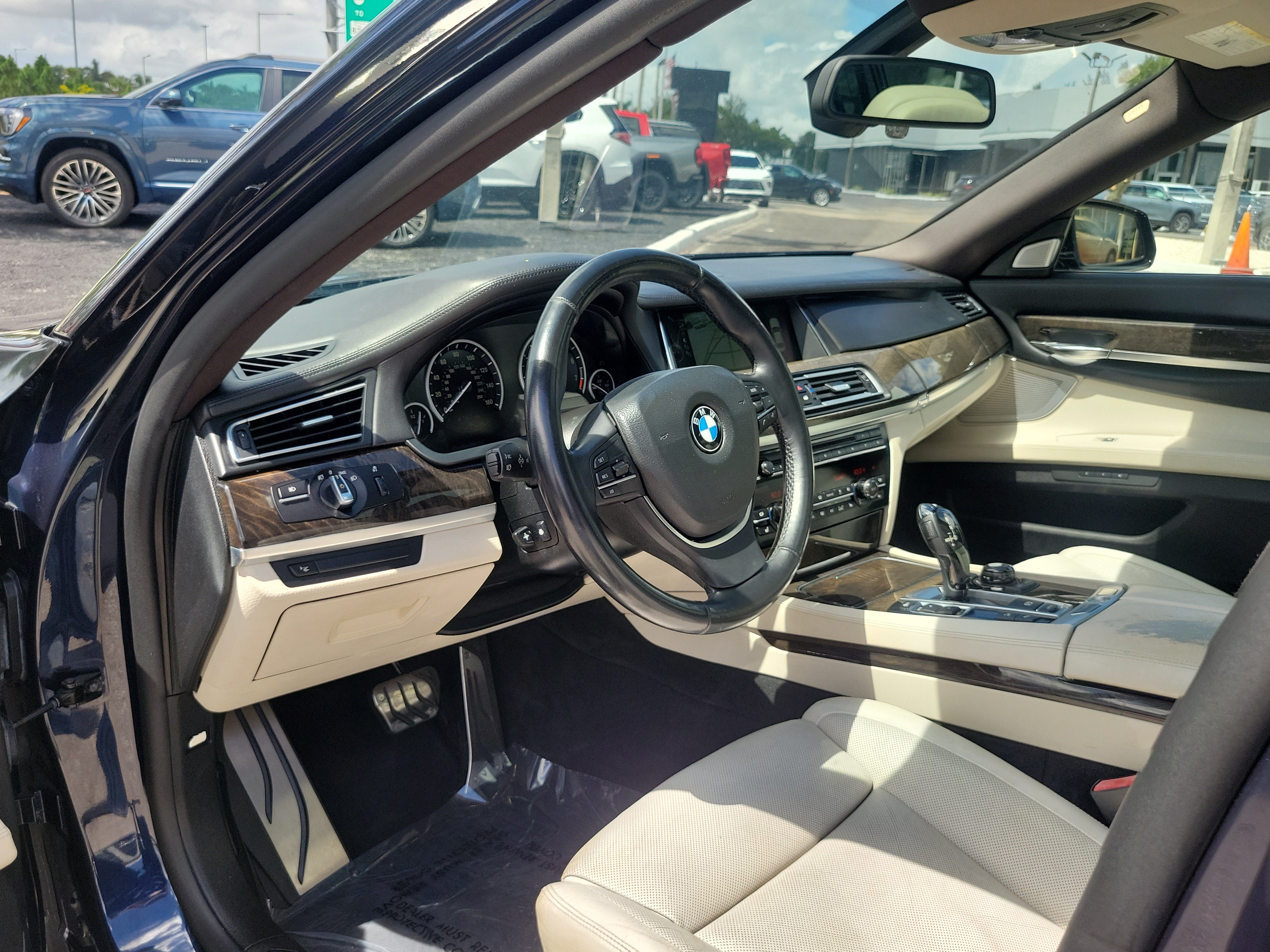 Used 2013 BMW 750Li xDrive AWD/4WD image 8