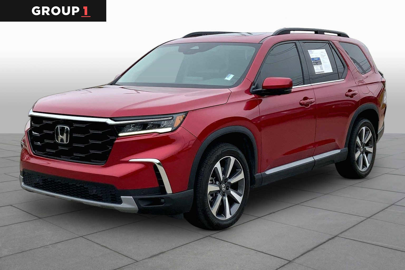 Used 2025 Honda Pilot Elite image 1