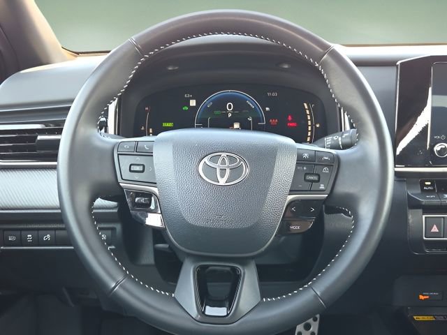 Used 2025 Toyota Camry SE w/ Convenience Package image 12