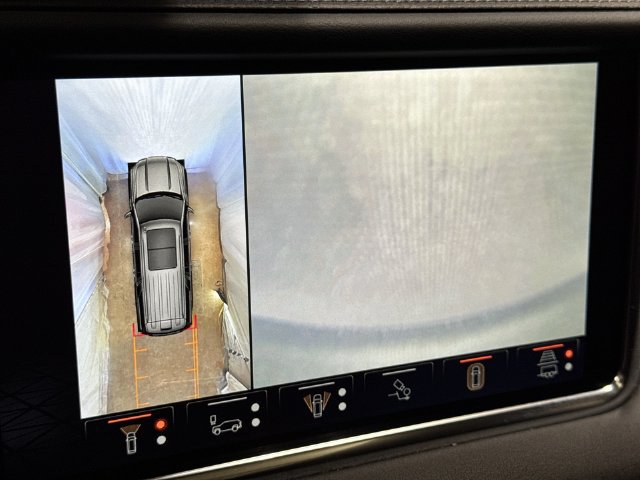 Used 2024 GMC Yukon Denali w/ Advanced Technology Package AWD/4WD image 24