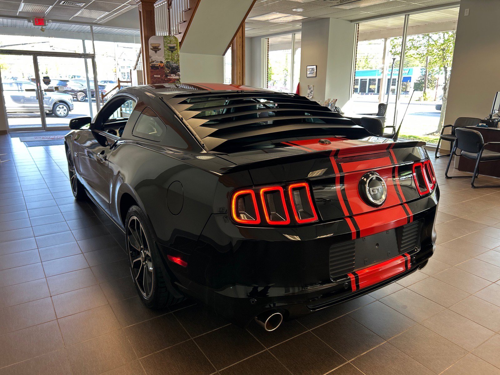 Used 2014 Ford Mustang GT Premium RWD image 8