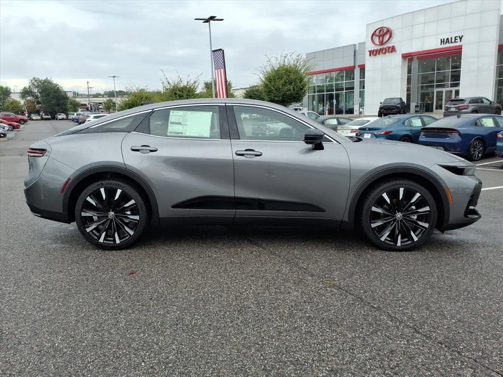 New 2026 Toyota Crown Platinum image 3