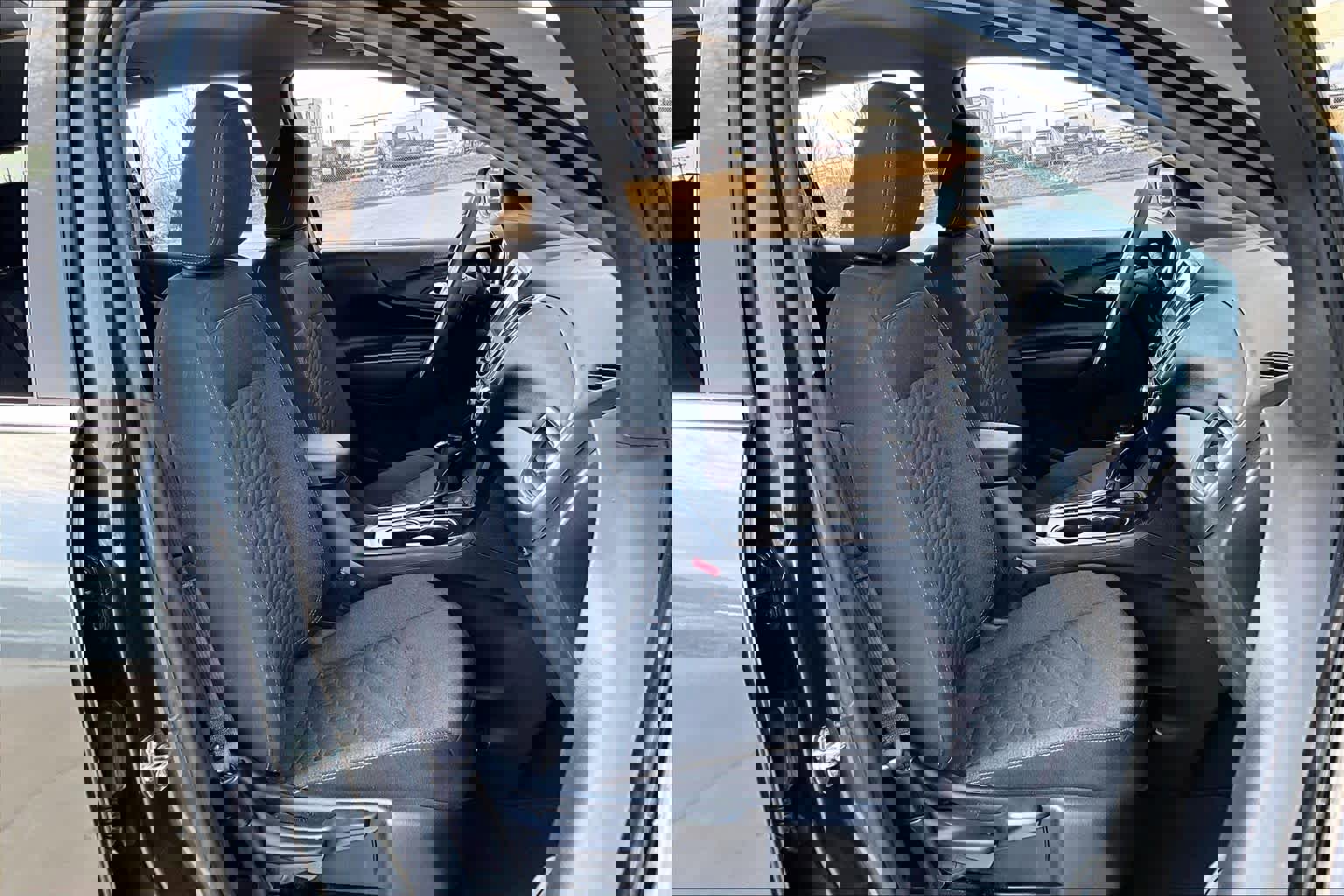 Used 2020 Chevrolet Equinox LT image 9