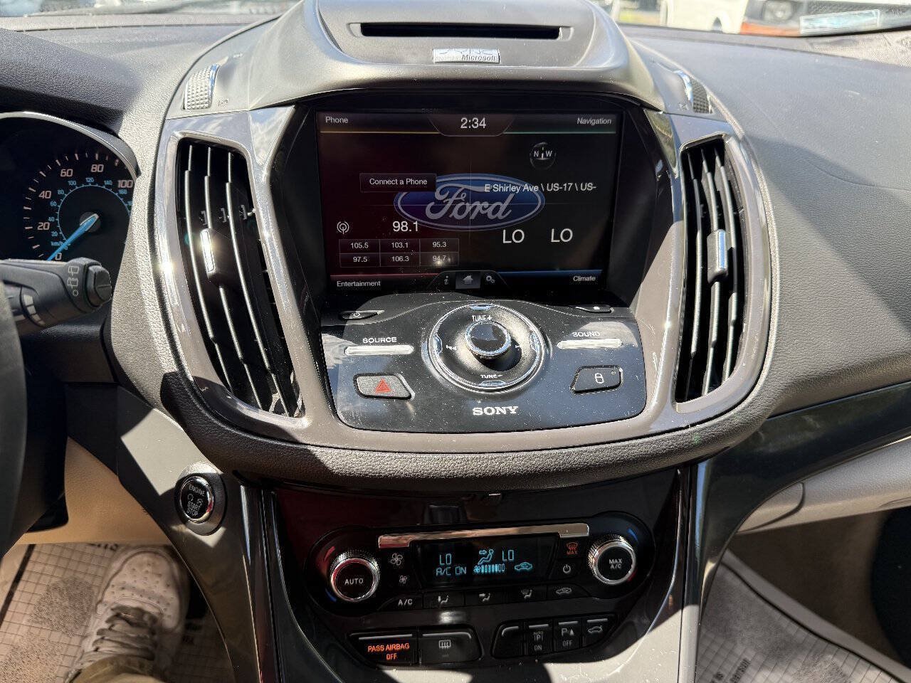 Used 2015 Ford Escape Titanium w/ Equipment Group 301A AWD/4WD image 16