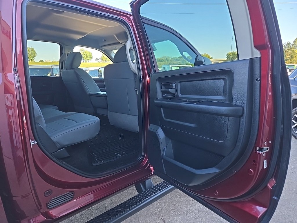 Used 2018 RAM 2500 Tradesman w/ Chrome Appearance Group image 76