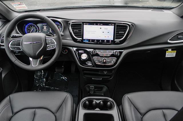 New 2026 Chrysler Voyager LX image 11