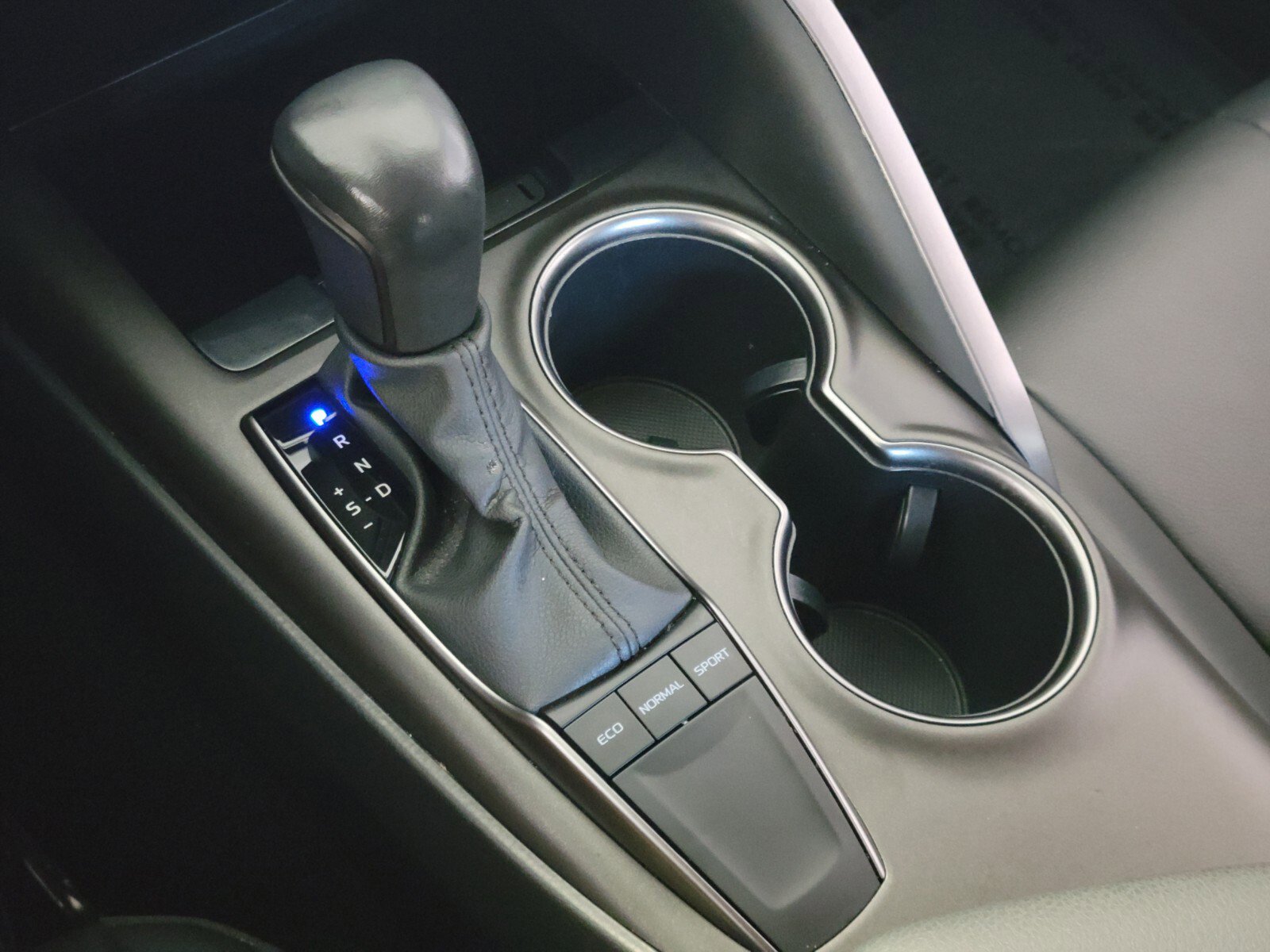 Used 2023 Toyota Camry SE FWD image 24