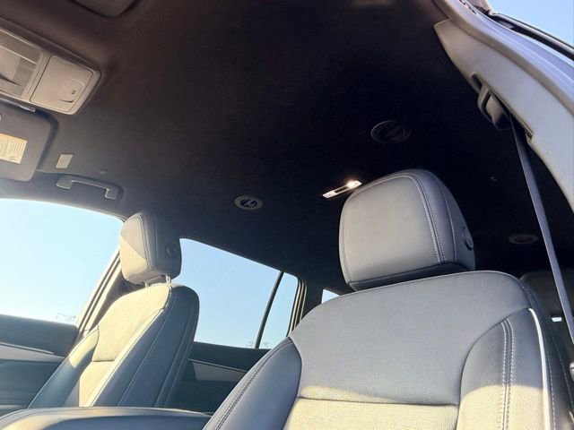 Used 2025 Buick Enclave Preferred AWD/4WD image 14