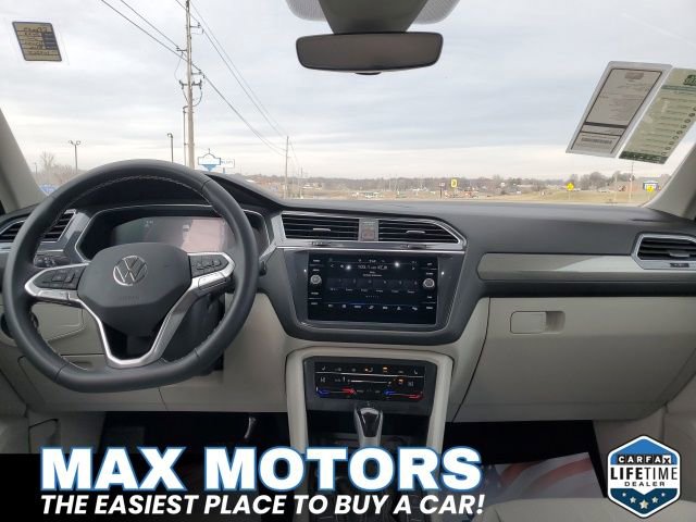 Used 2023 Volkswagen Tiguan SE image 16