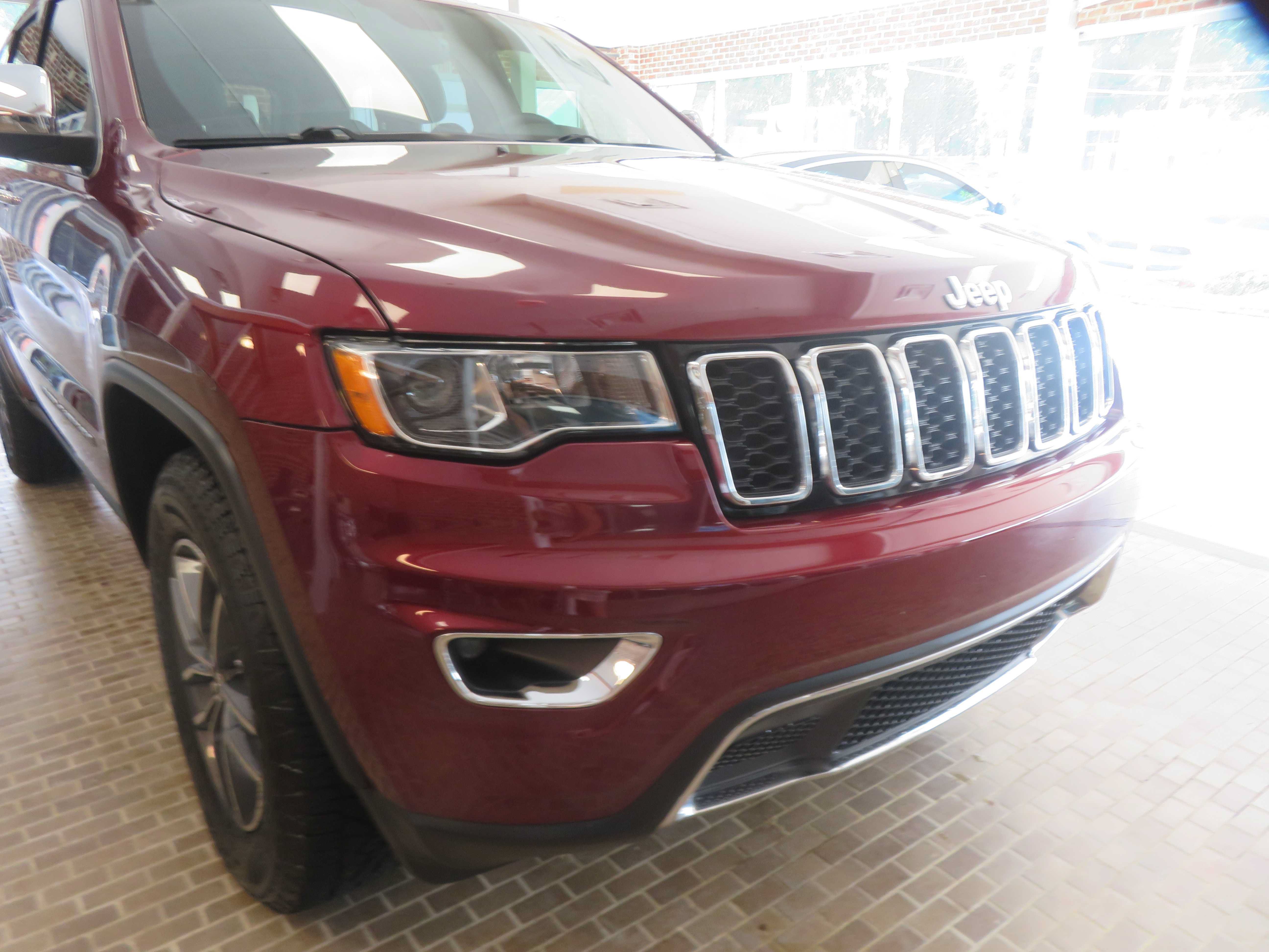 Used 2017 Jeep Grand Cherokee Limited AWD/4WD image 62