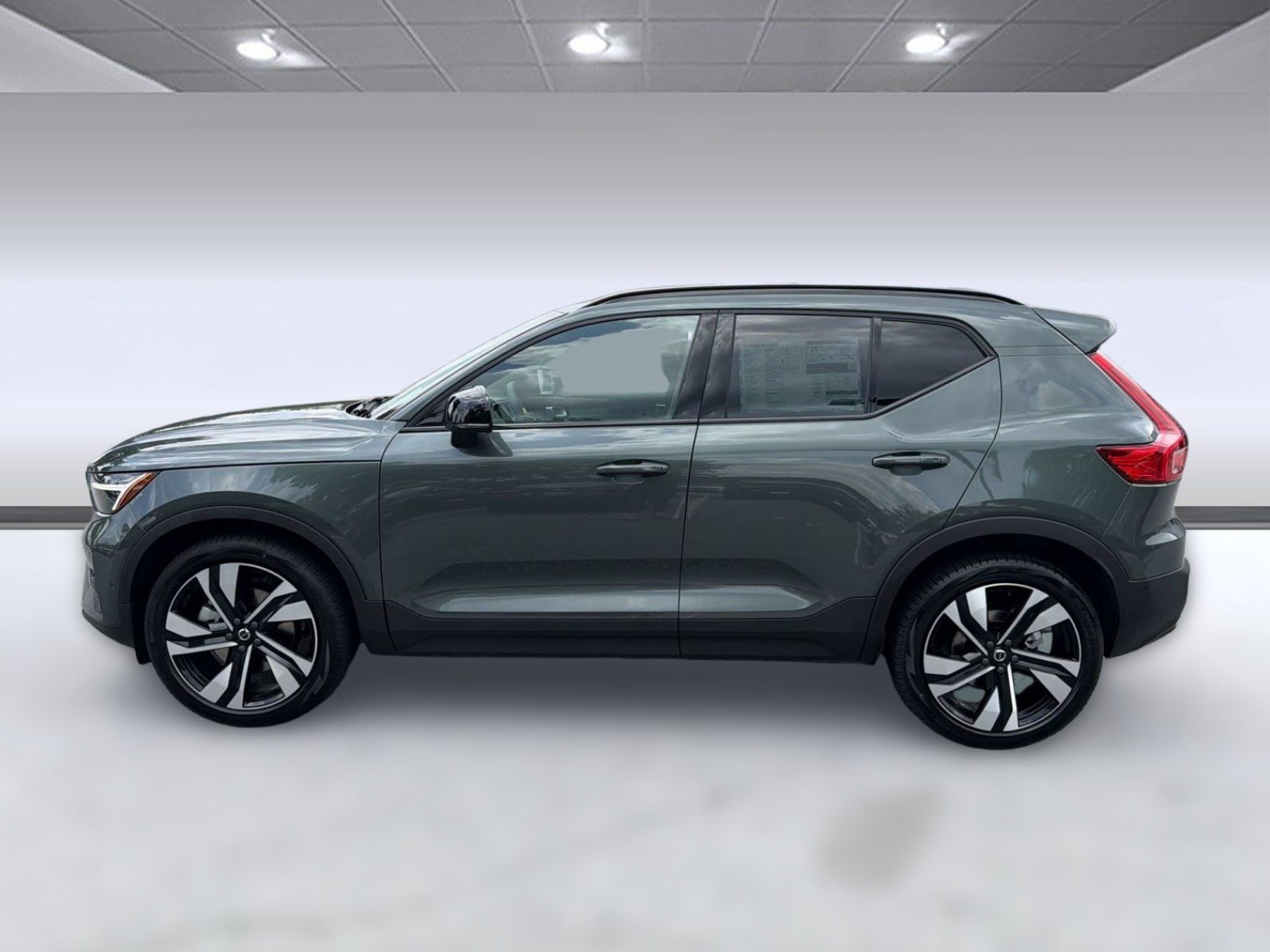 New 2026 Volvo XC40 B5 Plus w/ Climate Package AWD/4WD image 2