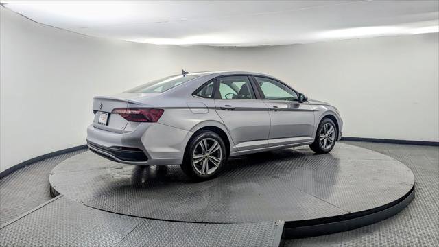 Used 2024 Volkswagen Jetta SE FWD image 7