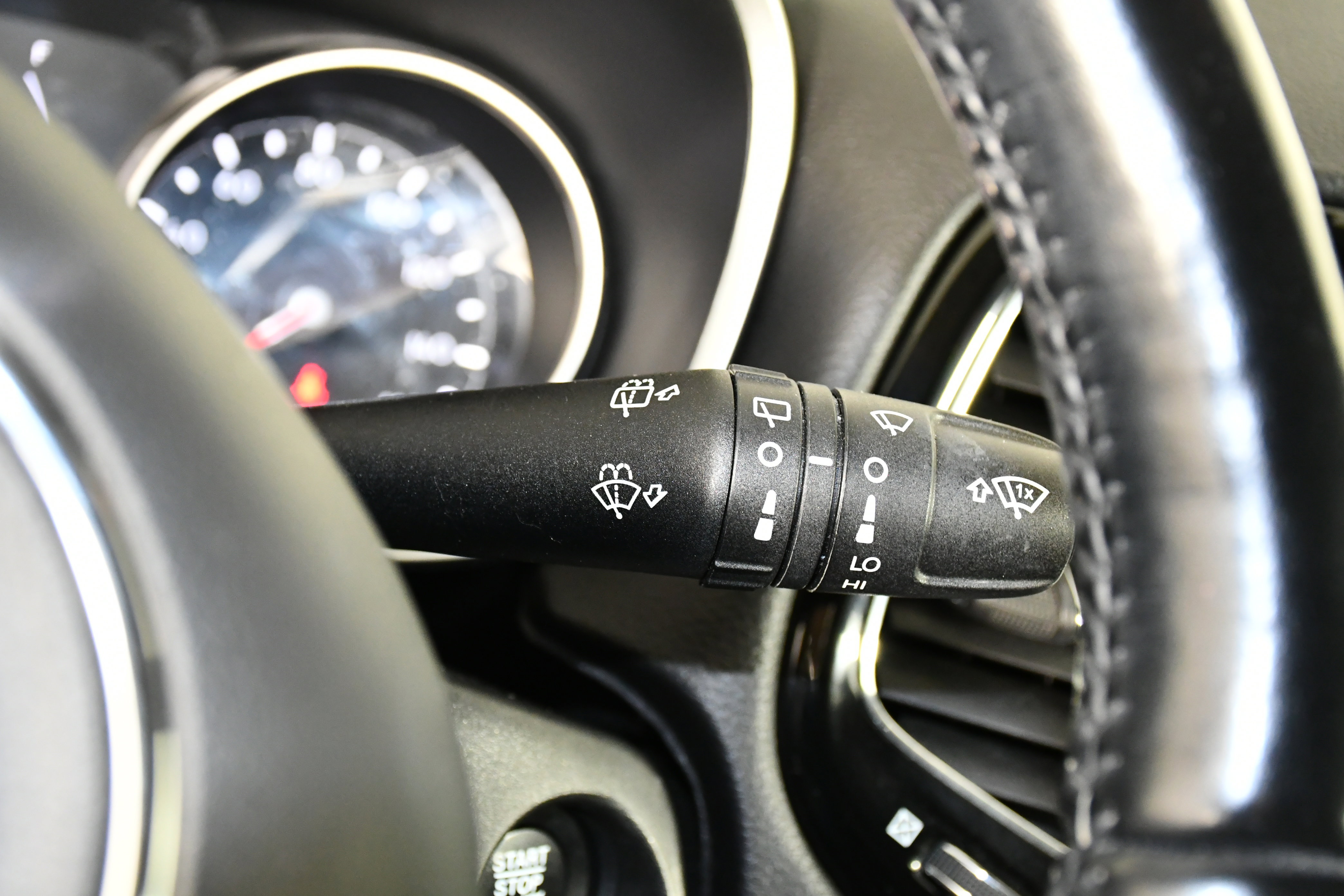 Used 2020 Jeep Compass Altitude image 24