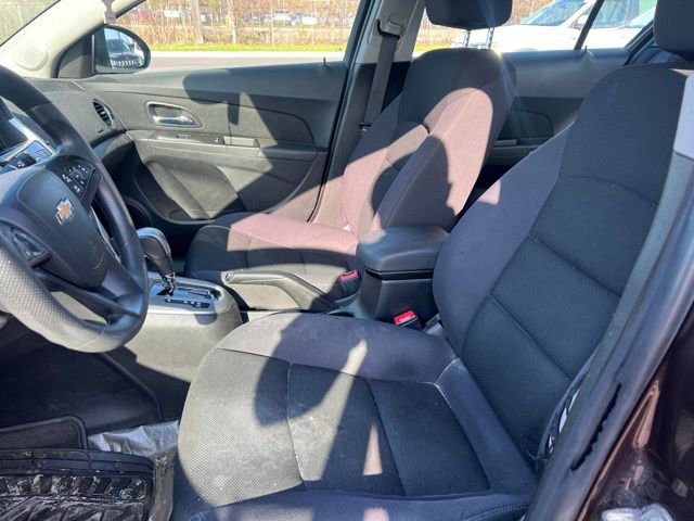 Used 2015 Chevrolet Cruze LT FWD image 16
