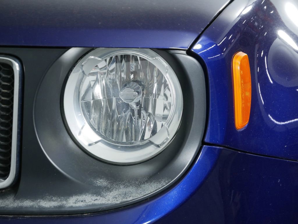 Used 2017 Jeep Renegade Latitude AWD/4WD image 14