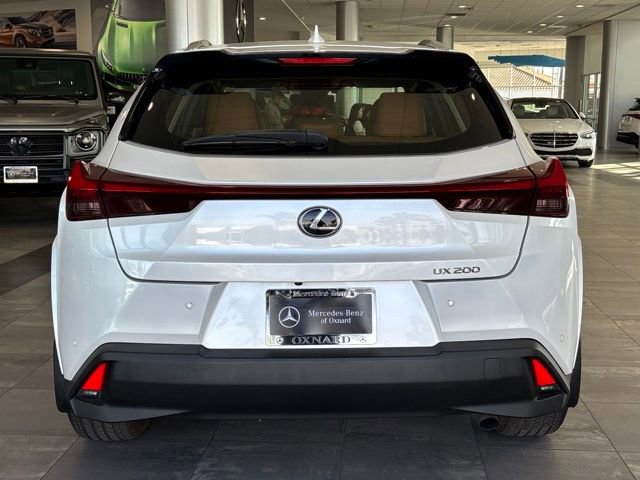 Used 2022 Lexus UX 200 w/ Premium Package image 4