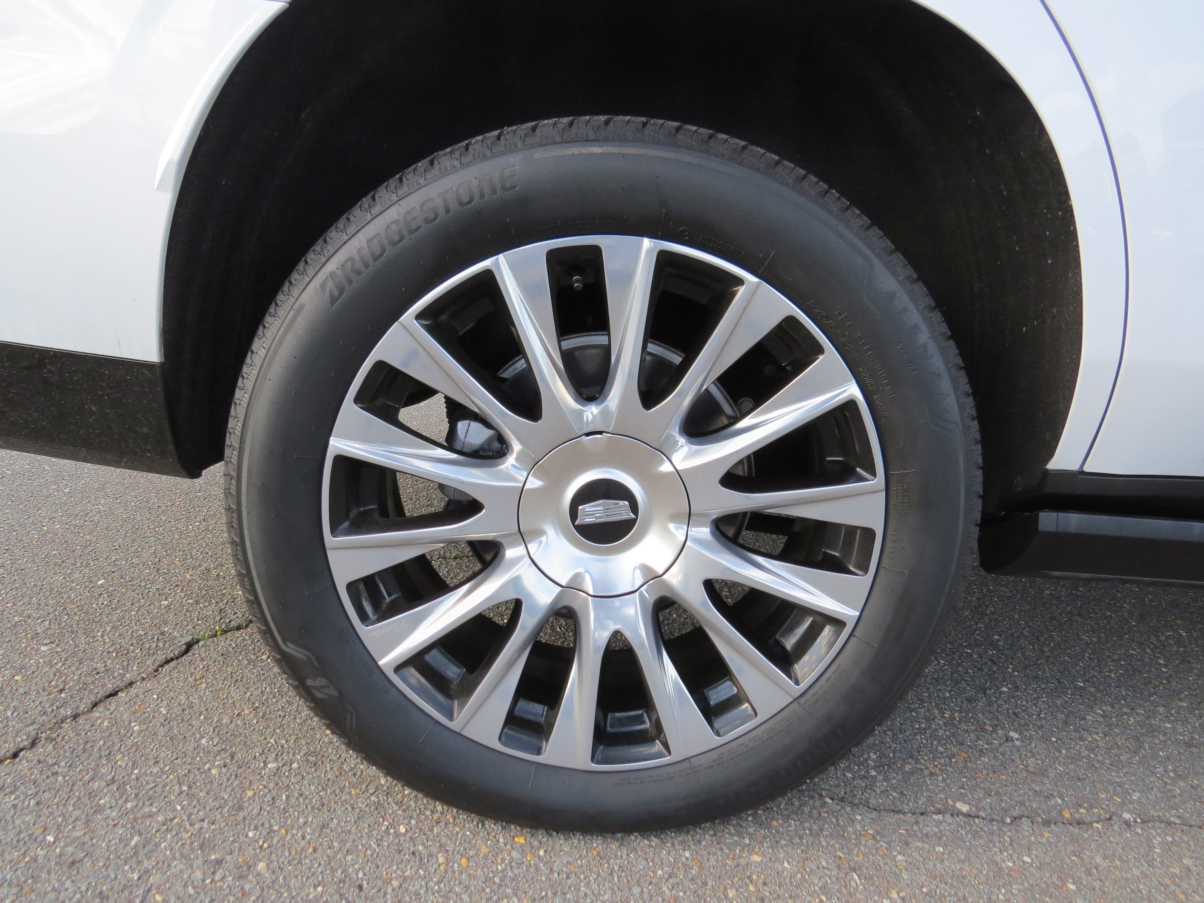 Certified 2025 Cadillac Escalade Premium Luxury Platinum image 11