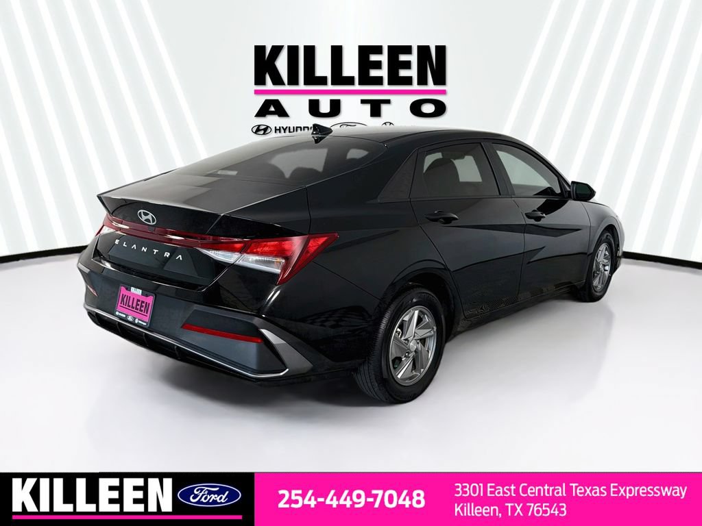 Used 2026 Hyundai Elantra SE FWD image 9