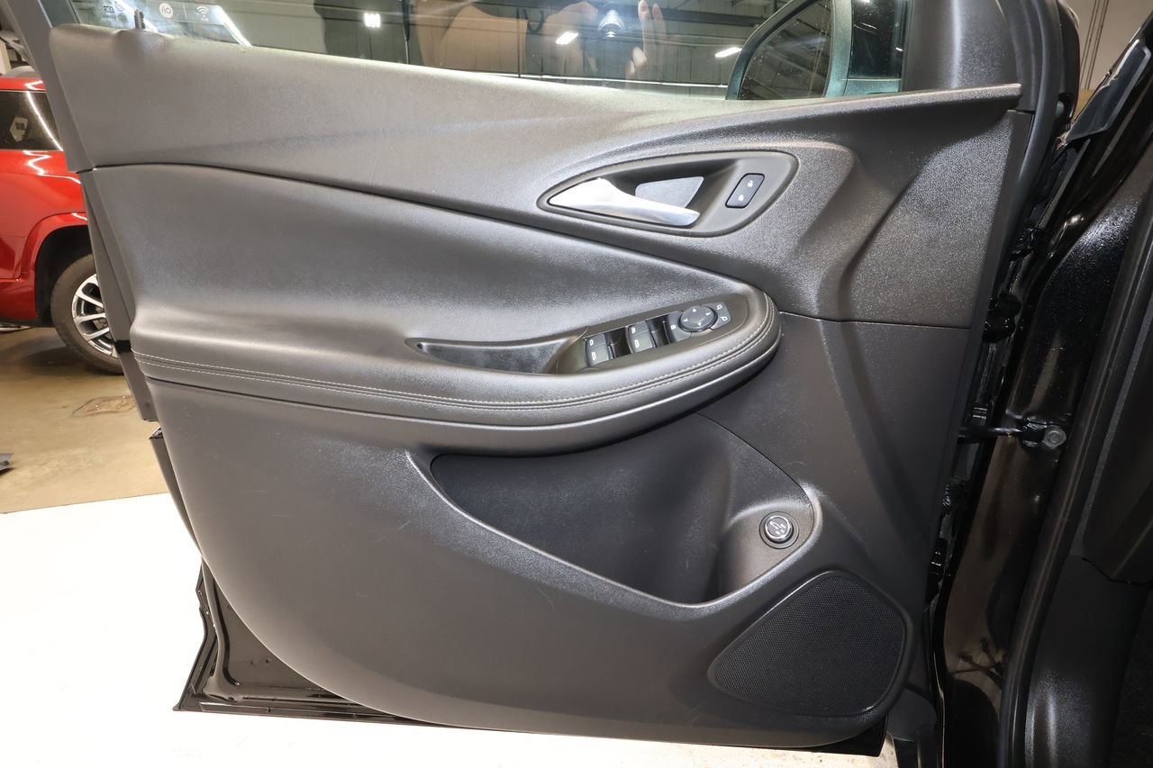 Certified 2023 Buick Encore GX Select image 21