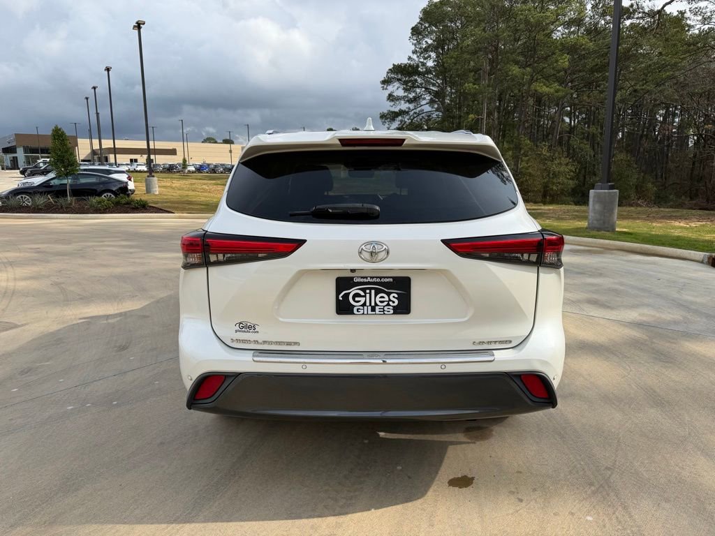 Used 2020 Toyota Highlander Limited image 4