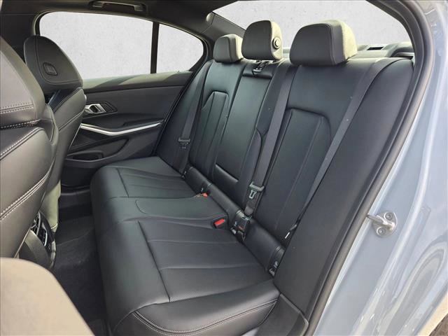 Used 2025 BMW 330i Sedan w/ M Sport Package image 19
