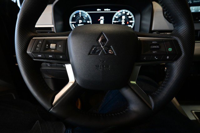 Used 2024 Mitsubishi Outlander SEL Black Edition image 44