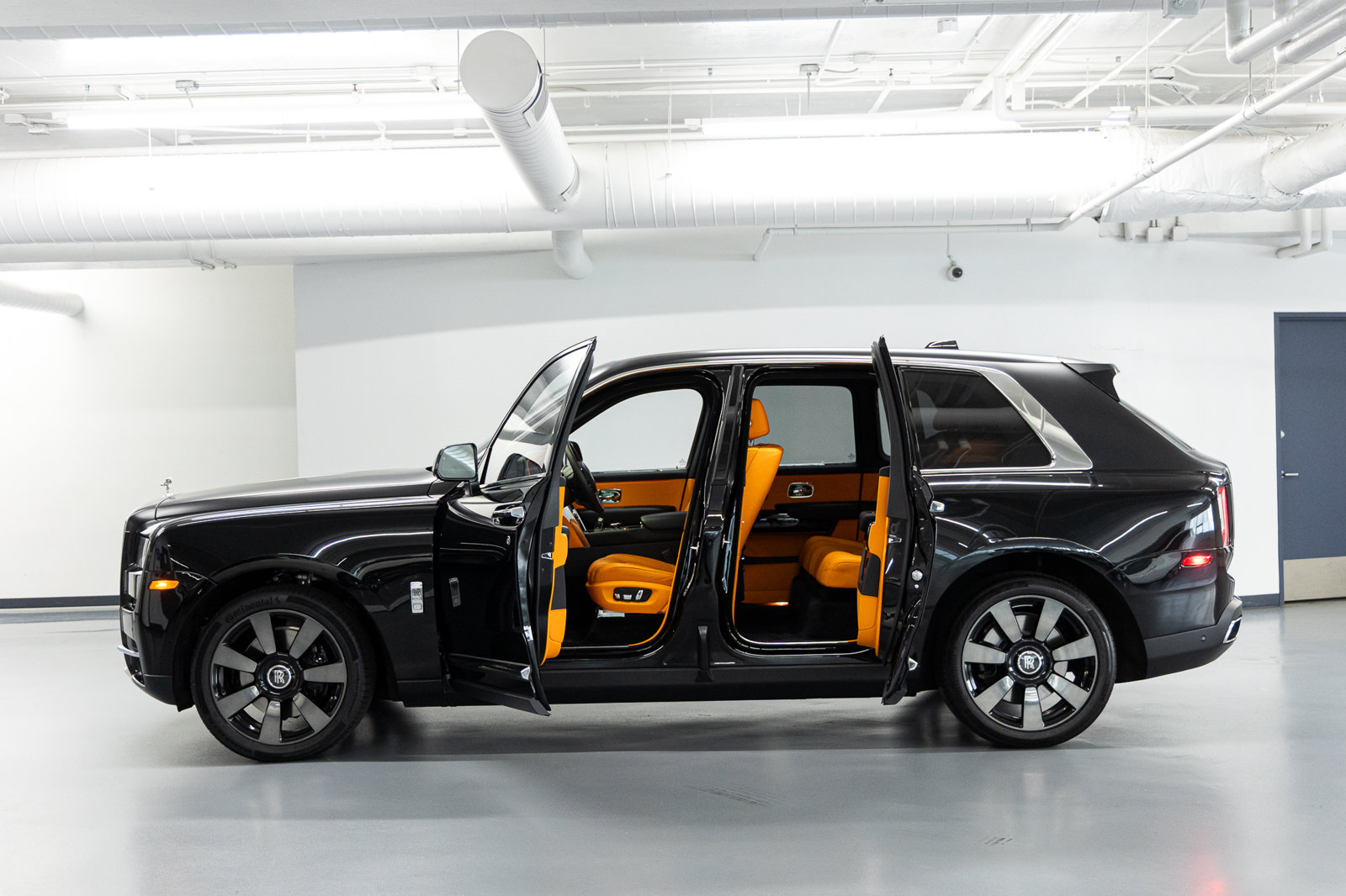 Certified 2024 Rolls-Royce Cullinan AWD/4WD image 29