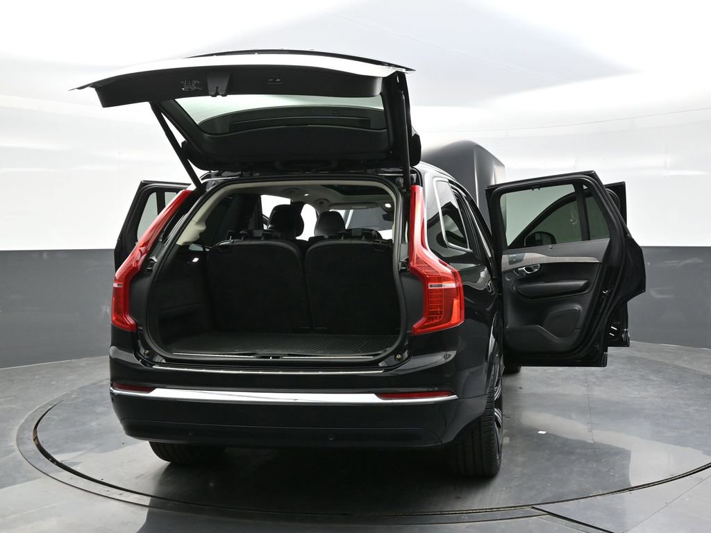 Used 2023 Volvo XC90 B6 Ultimate w/ Lounge Package image 39