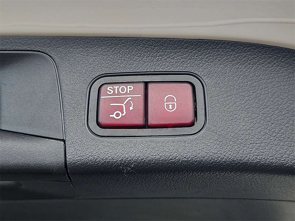 Certified 2025 Mercedes-Benz GLA 250 4MATIC image 16