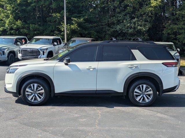 Used 2024 Nissan Pathfinder SL AWD/4WD image 4
