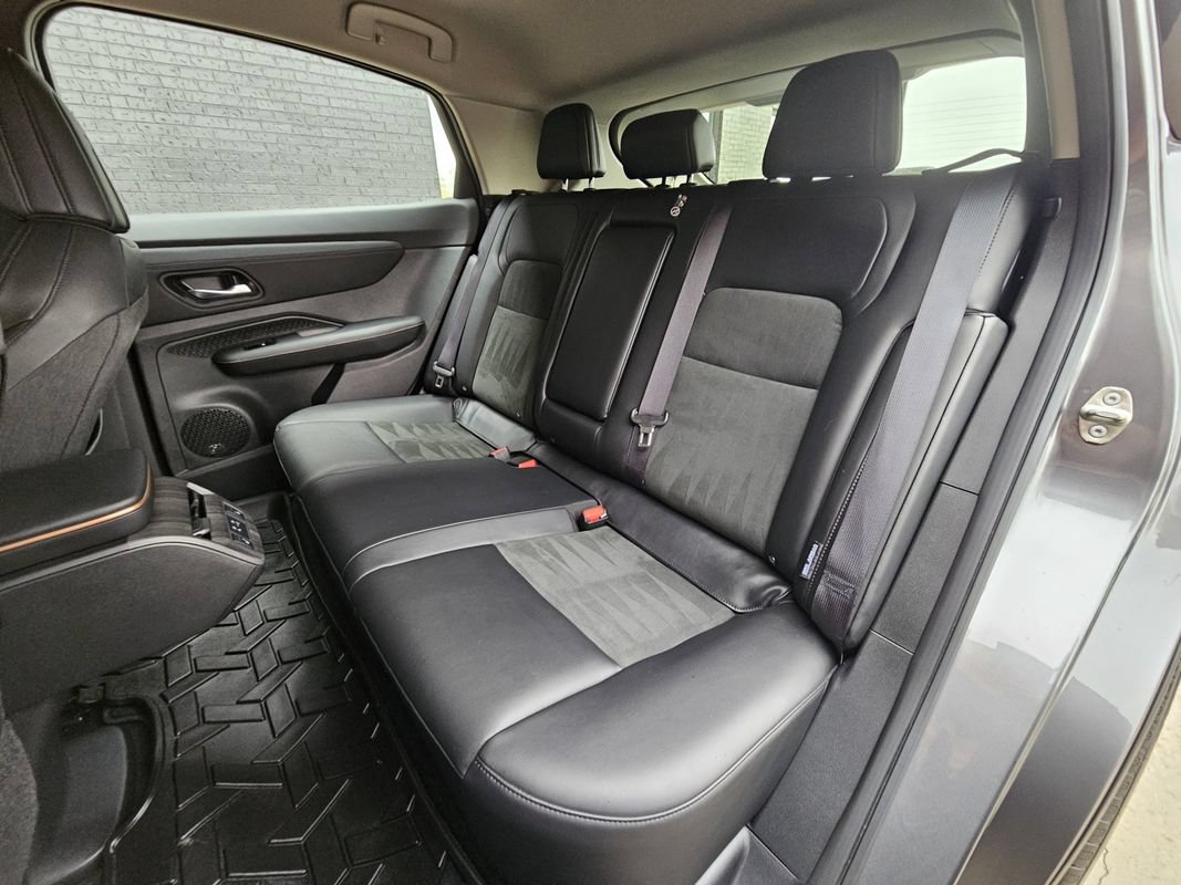 Used 2023 Nissan Ariya FWD image 15