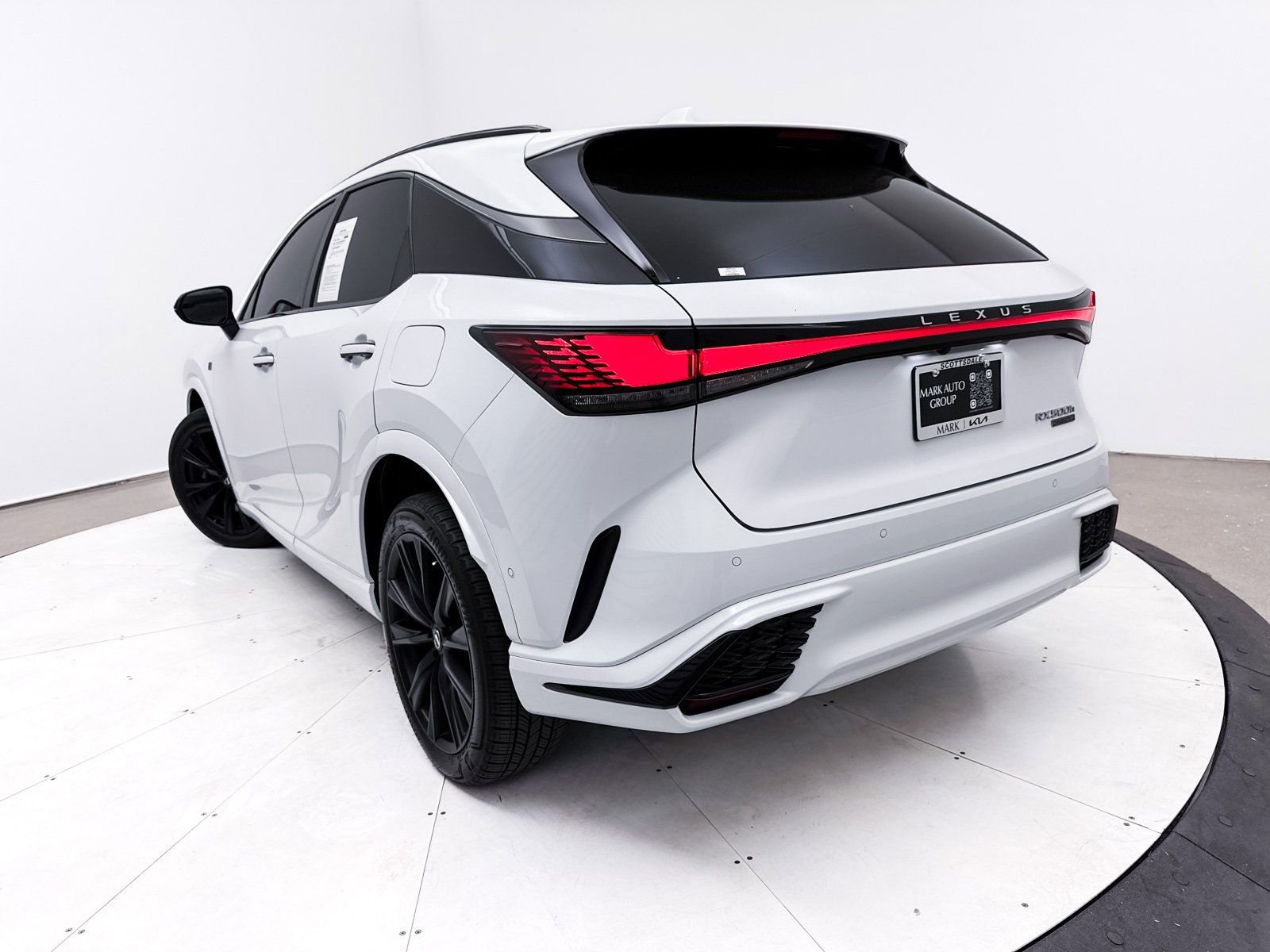 Used 2024 Lexus RX 500h F Sport image 9