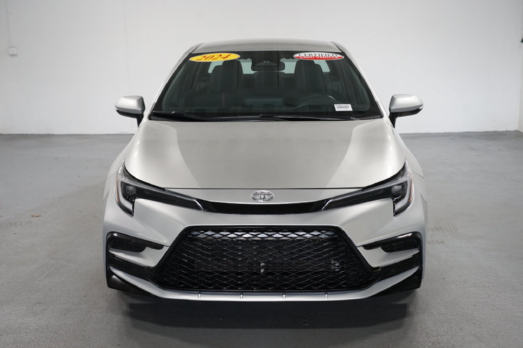 Used 2024 Toyota Corolla SE FWD image 2