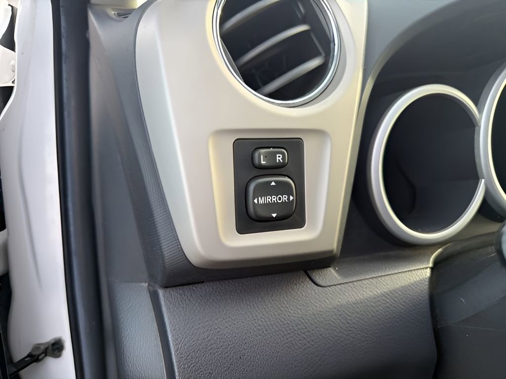 Used 2009 Toyota Matrix image 24