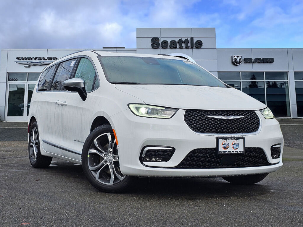 New 2026 Chrysler Pacifica Pinnacle