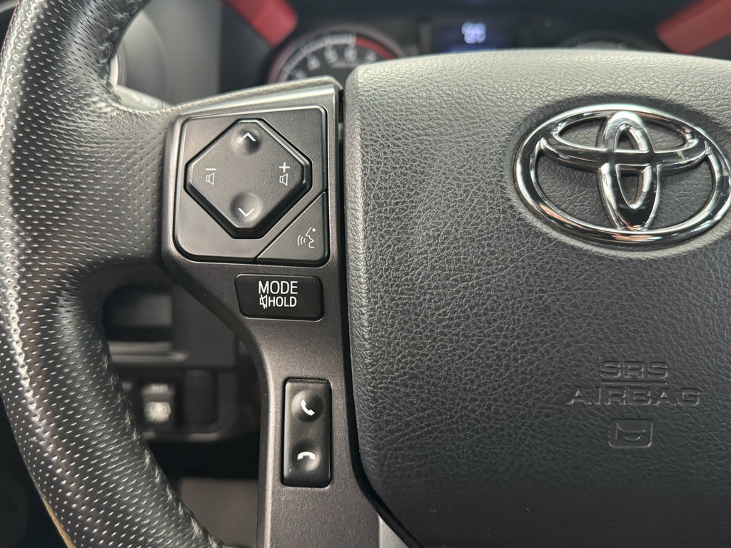 Used 2017 Toyota Tacoma TRD Sport AWD/4WD image 19