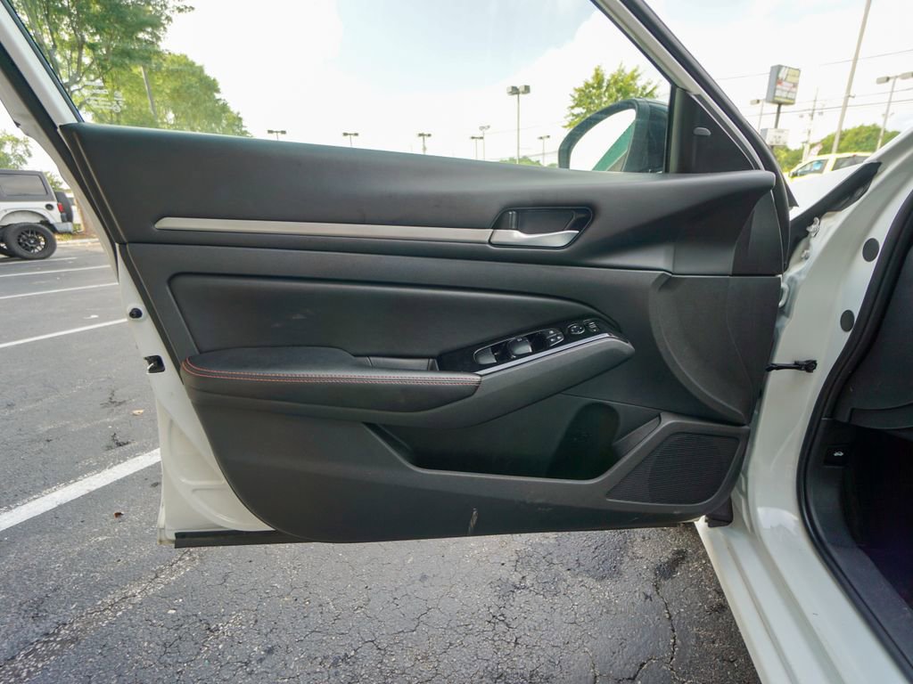 Used 2024 Nissan Altima 2.5 SR image 16