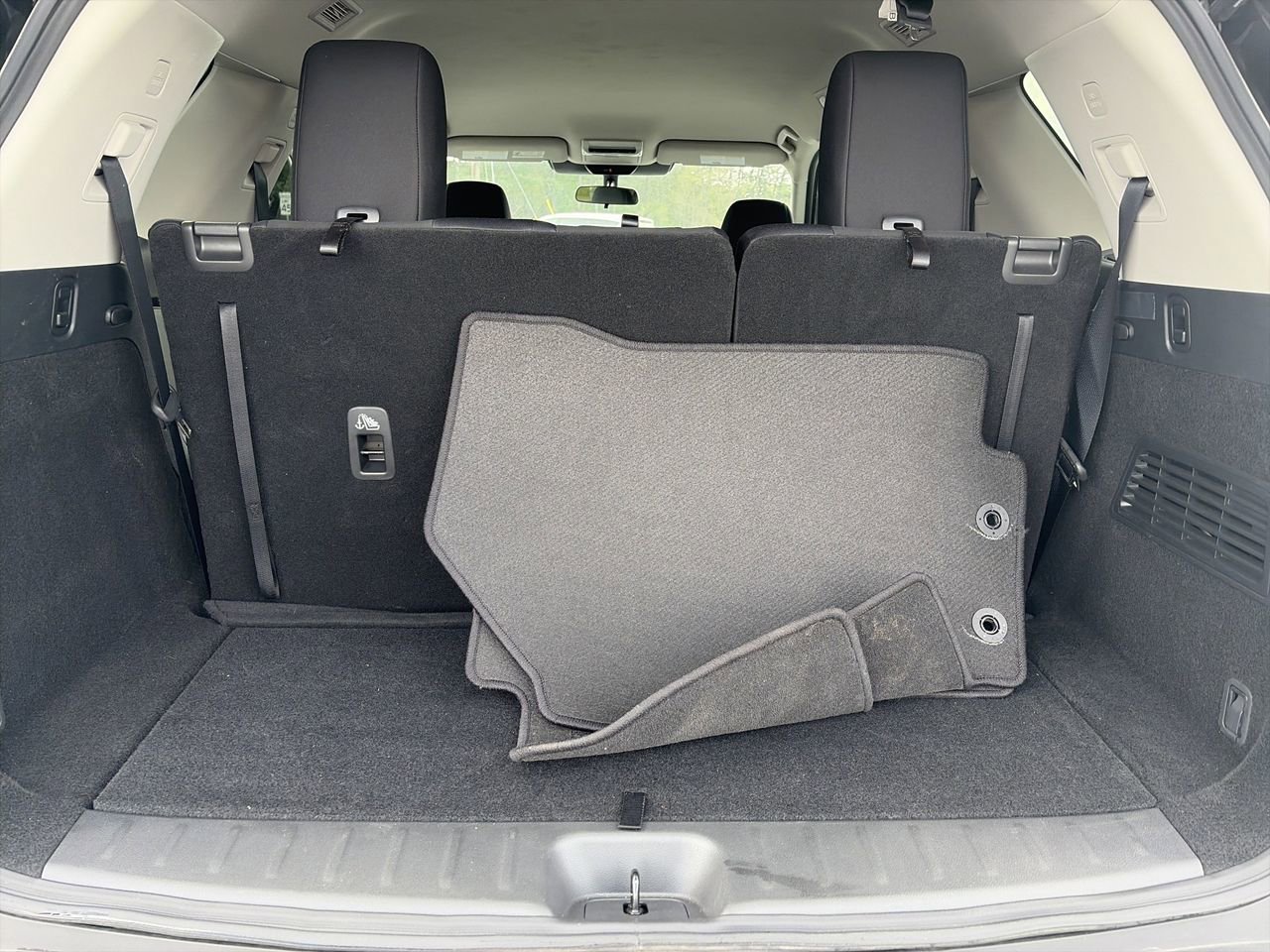 Certified 2025 Nissan Pathfinder S FWD image 29